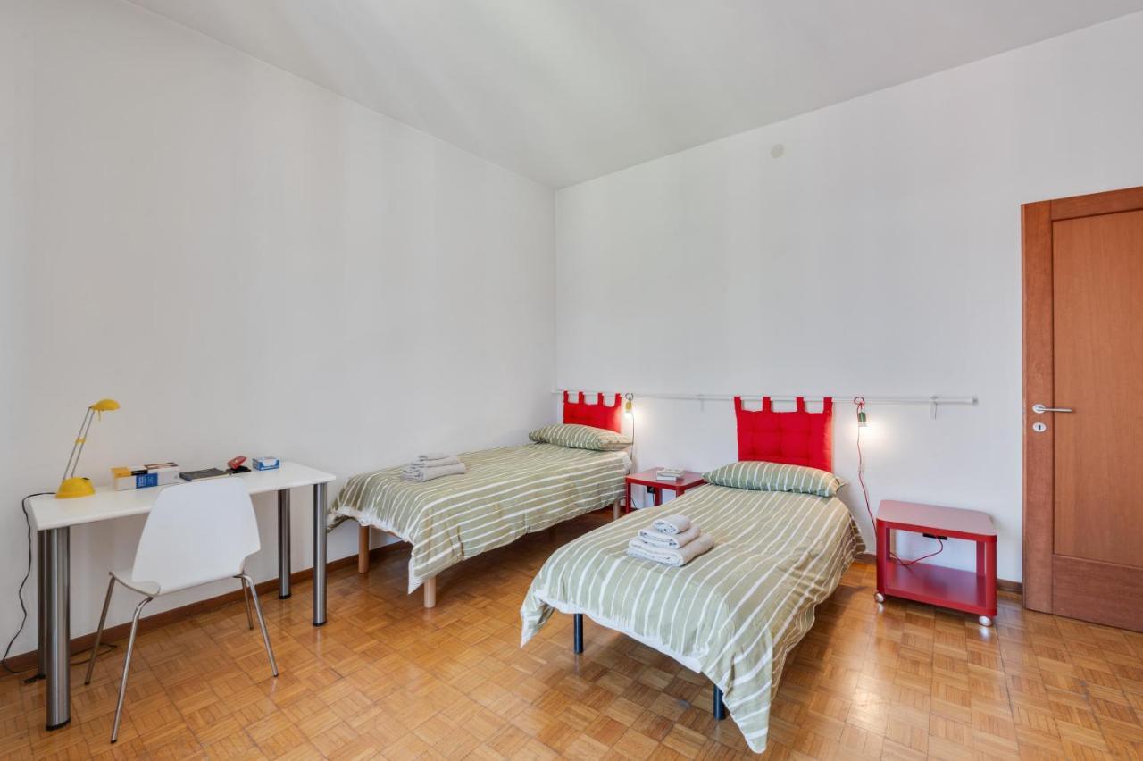 Oltretorrente Ampio Appartamento Con Balconi Parma Dış mekan fotoğraf
