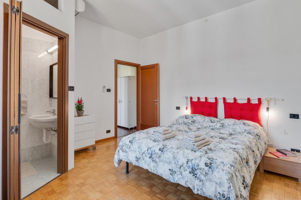 Oltretorrente Ampio Appartamento Con Balconi Parma Dış mekan fotoğraf