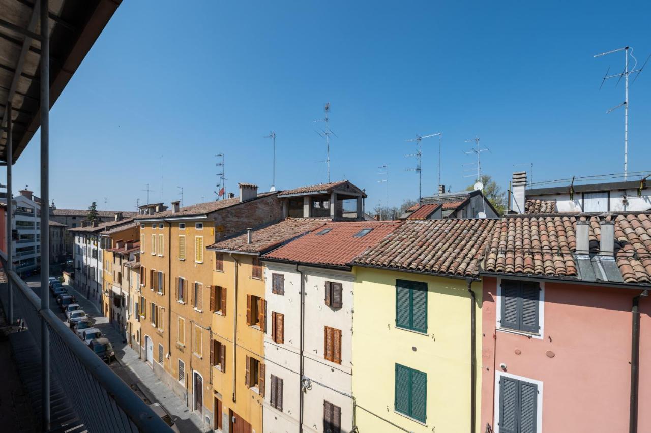 Oltretorrente Ampio Appartamento Con Balconi Parma Dış mekan fotoğraf